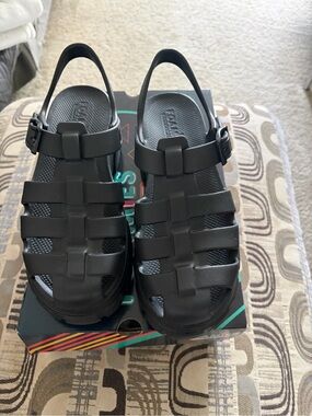 Skechers Black Women's Fisherman Sandals